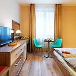 Otel Viktor 3*
