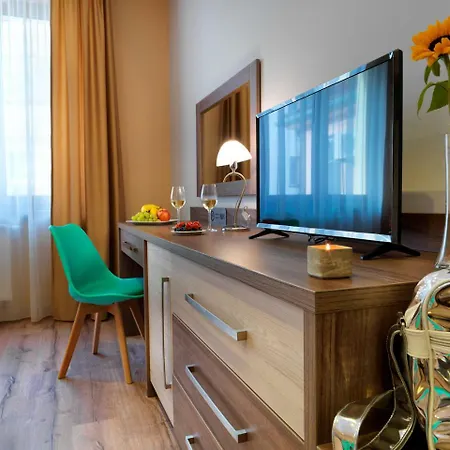 Viktor Hotel 3*
