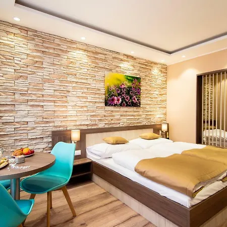 Viktor Hotel